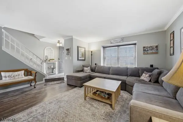 41 Purple Martin Dr, Allamuchy Twp., NJ 07840