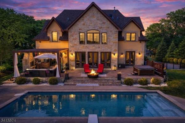 9 Catalina Dr, Byram Twp., NJ 07871