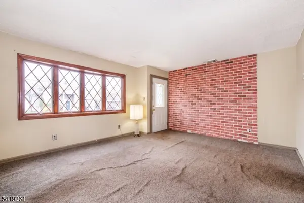 15 Passaic Ave, Woodland Park, NJ 07424