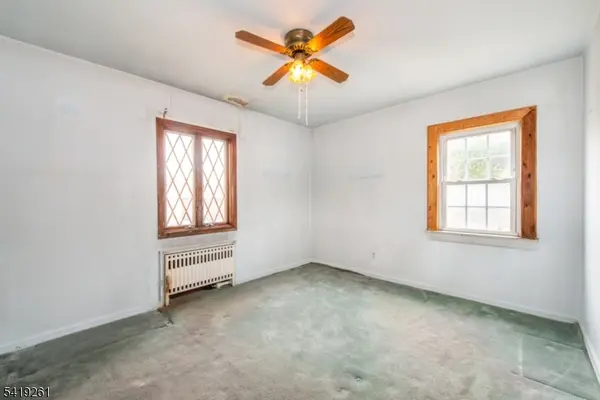 15 Passaic Ave, Woodland Park, NJ 07424