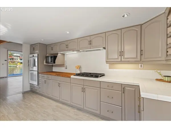 205 N Bridgeton RD #09W, Portland, OR 97217