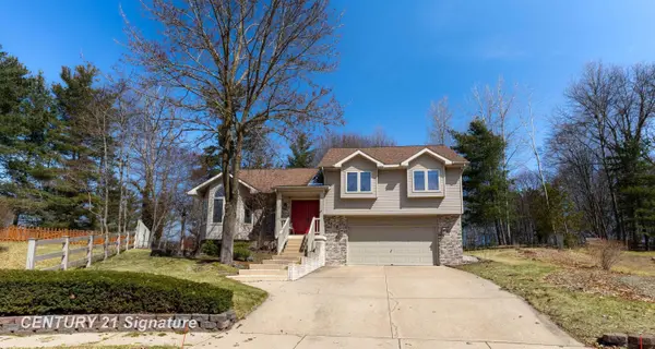 5808 Lantern LN, Midland, MI 48642