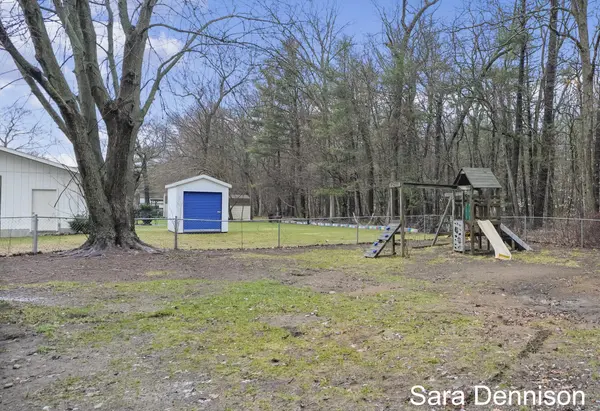 760 E Wedgewood DR, Laketon Twp, MI 49445