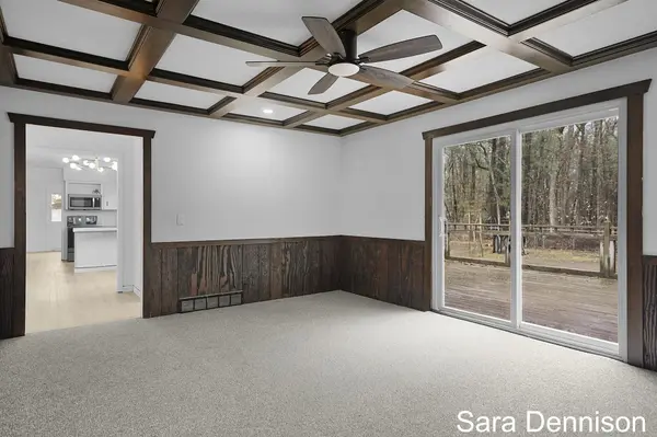 760 E Wedgewood DR, Laketon Twp, MI 49445