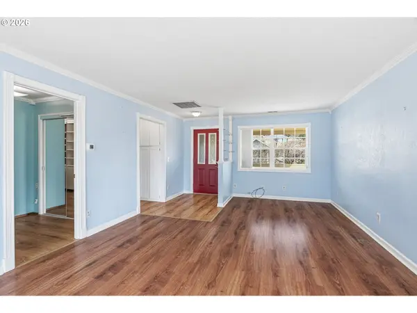 319 N 3RD ST, Kalama, WA 98625