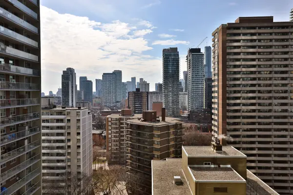 55 Charles ST E #1406, Toronto C08, ON M4Y 0J1