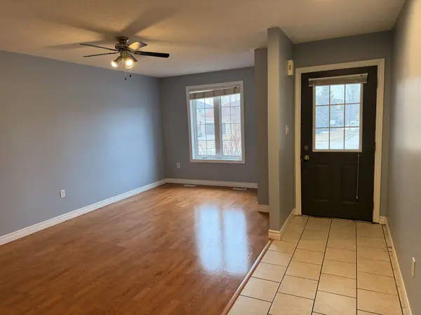 323 Johnson ST #Upper, Barrie, ON L4M 7A2