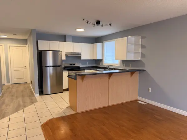 323 Johnson ST #Upper, Barrie, ON L4M 7A2