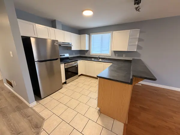 323 Johnson ST #Upper, Barrie, ON L4M 7A2