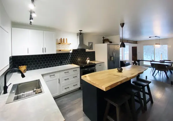 8101 Kings River RD, Ramara, ON L0K 2B0