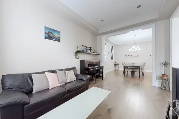 421 Ginger Gate N, Oakville, ON L6M 1N2