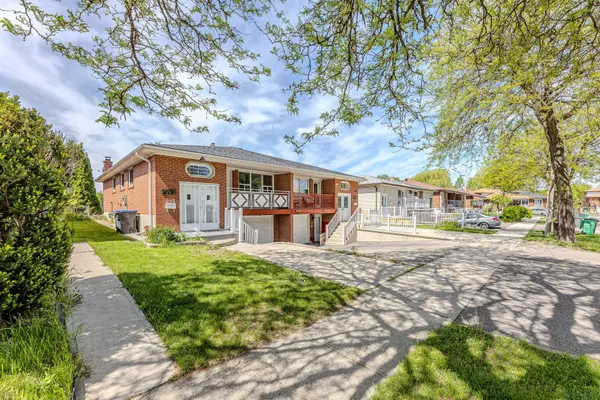 7072 Magic CT, Mississauga, ON L4T 3A1