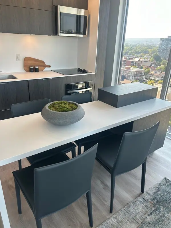 370 martha ST #1602, Burlington, ON L7R 0G9