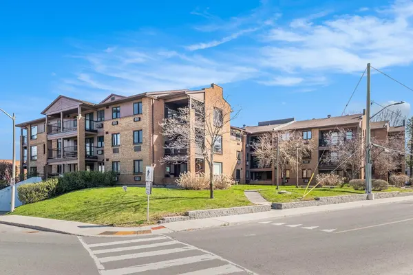 316 Savard AVE #306, Vanier And Kingsview Park, ON K1L 7S2