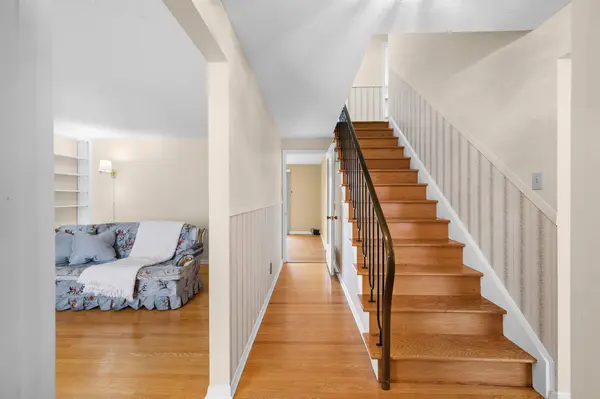 2391 Ogilvie RD, Beacon Hill North - South And Area, ON K1J 7N4