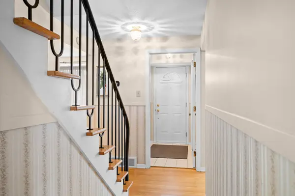 2391 Ogilvie RD, Beacon Hill North - South And Area, ON K1J 7N4