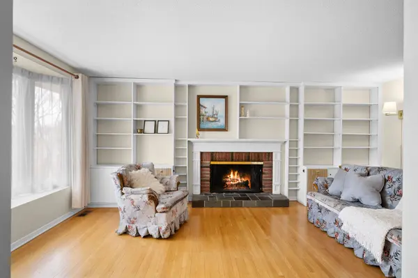 2391 Ogilvie RD, Beacon Hill North - South And Area, ON K1J 7N4