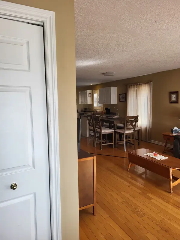 71 Finch DR, Belleville, ON K8P 5L4