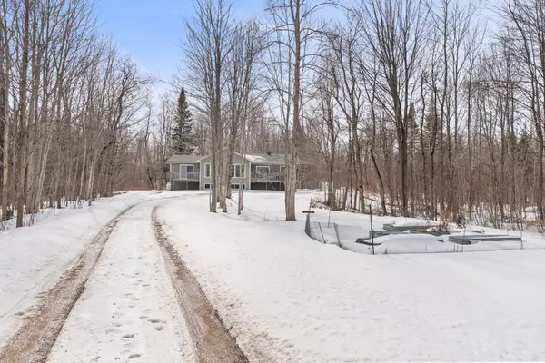 317 JIM BARR RD, Horton, ON K7V 3Z8