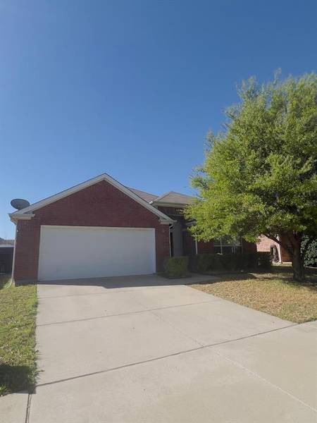 8720 Chisholm Trail, Cross Roads, TX 76227