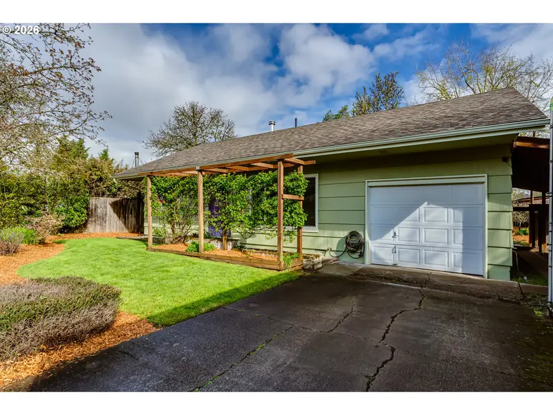 2125 W 19TH PL, Eugene, OR 97405