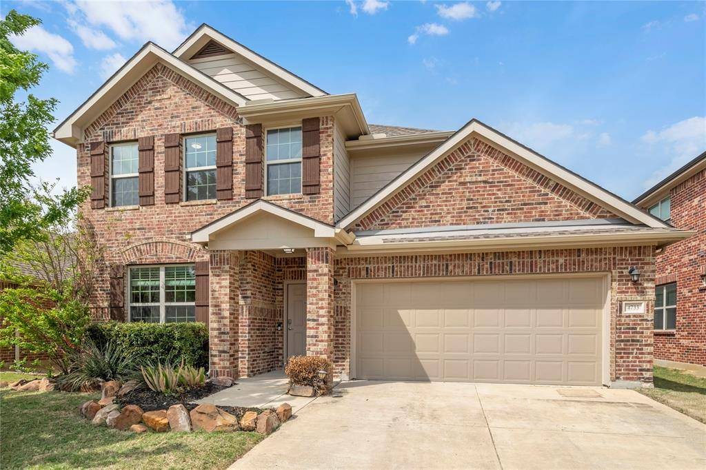 4733 Meadow Green Trail, Fort Worth, TX 76244