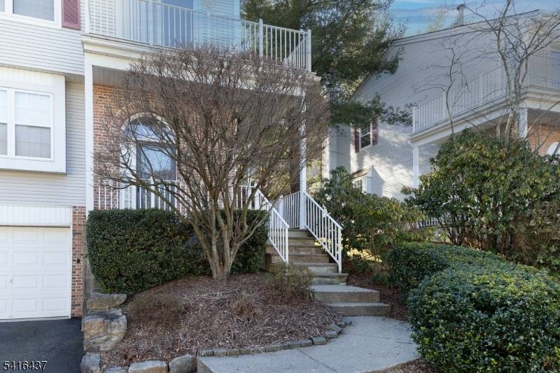 23 Primrose Ln, Mount Arlington Boro, NJ 07856