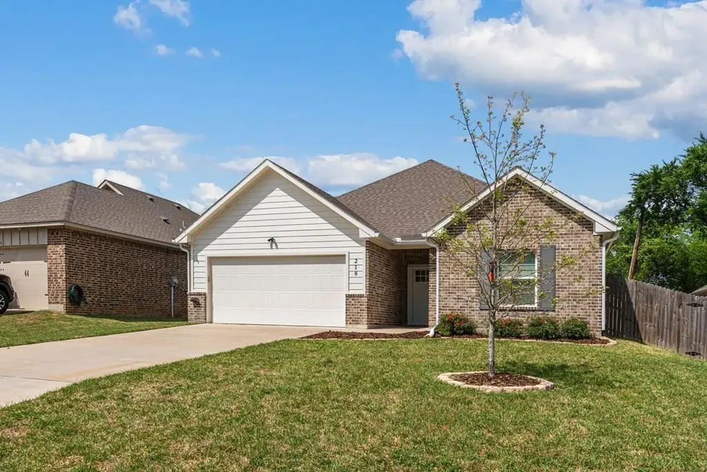 218 Skiff Drive, Gun Barrel City, TX 75156