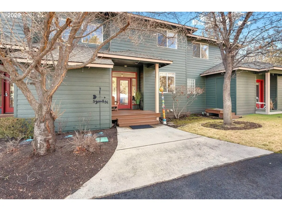 1045 GOLDEN PHEASANT DR, Redmond, OR 97756