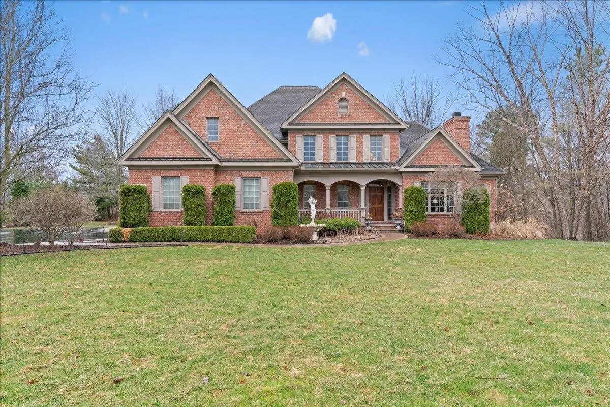 2730 Turning Leaf DR, Genoa Twp, MI 48843