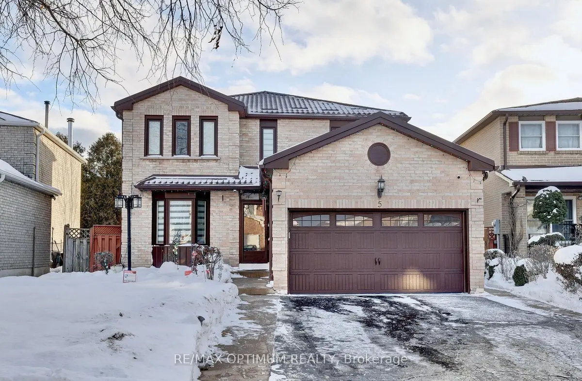 5 Clydesdale CIR, Brampton, ON L6Y 3R4