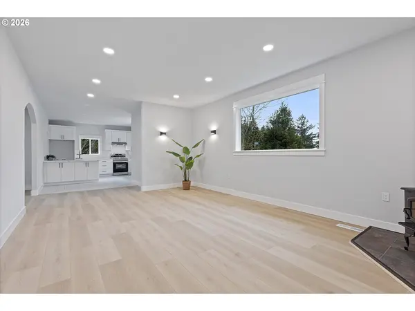 27741 SE Wallace RD, Estacada, OR 97023