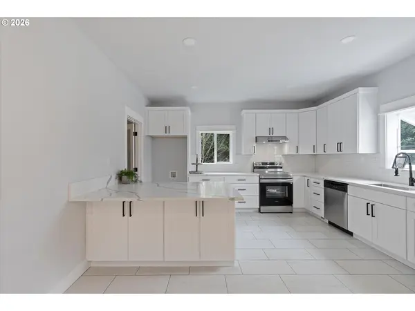 27741 SE Wallace RD, Estacada, OR 97023