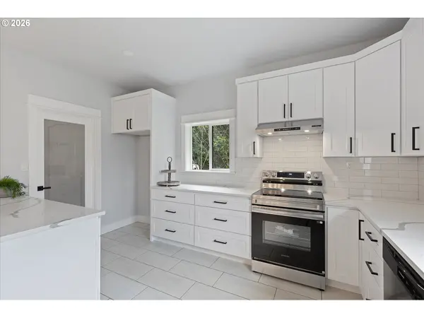 27741 SE Wallace RD, Estacada, OR 97023