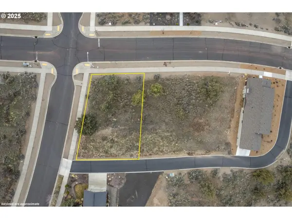 SE Greenleaf LN, Madras, OR 97741