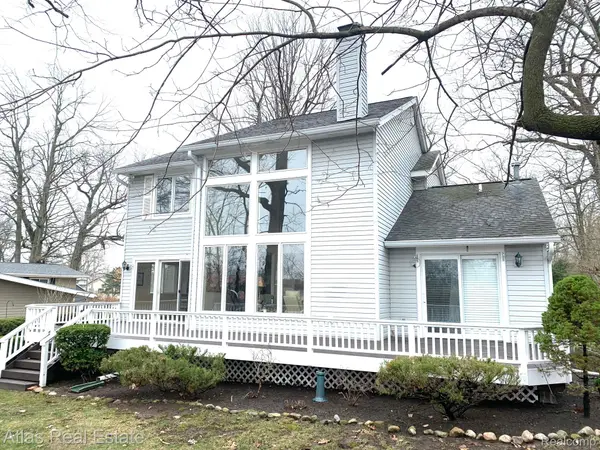 10235 Park DR, Atlas Township, MI 48438