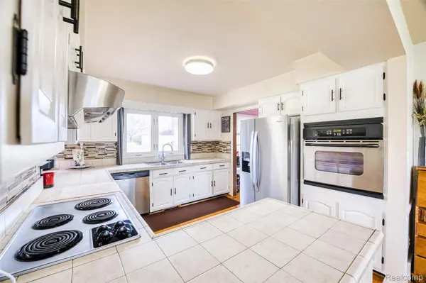 41862 Baintree CIR, Northville Township, MI 48168