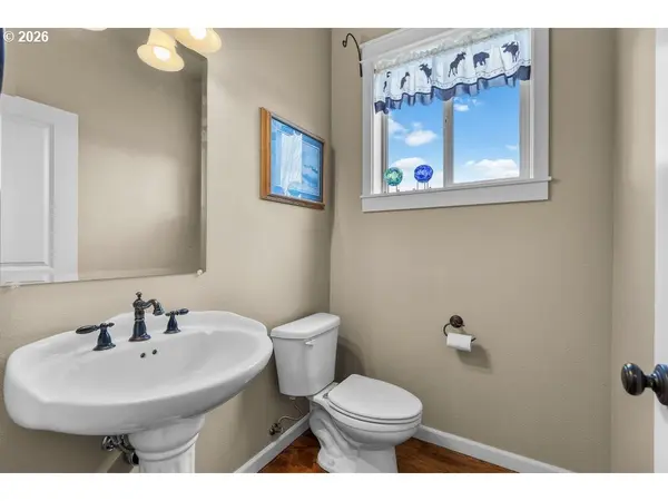 1132 NE STEINS PILLAR DR, Prineville, OR 97754