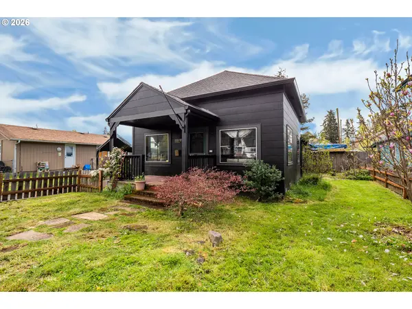 1119 ASH AVE, Cottage Grove, OR 97424