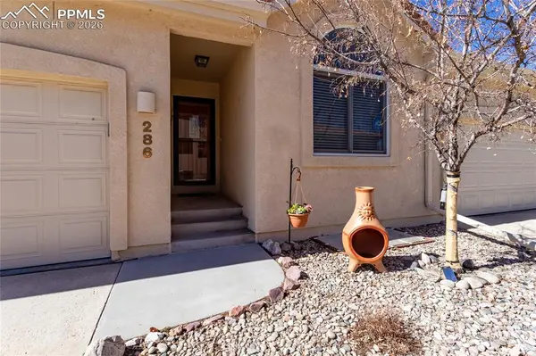 286 Luxury LN, Colorado Springs, CO 80921