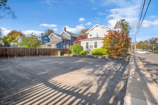 101 Belvidere Ave, Washington Boro, NJ 07882