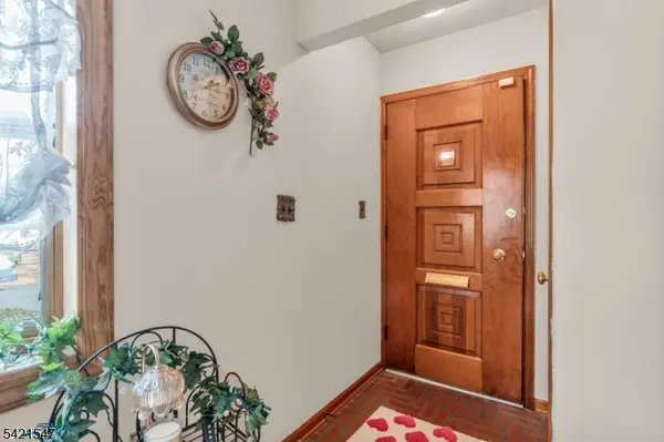 47 S Walnut Ave, Woodbridge Twp., NJ 08830