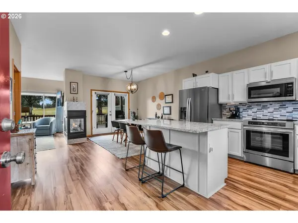 1045 GOLDEN PHEASANT DR, Redmond, OR 97756