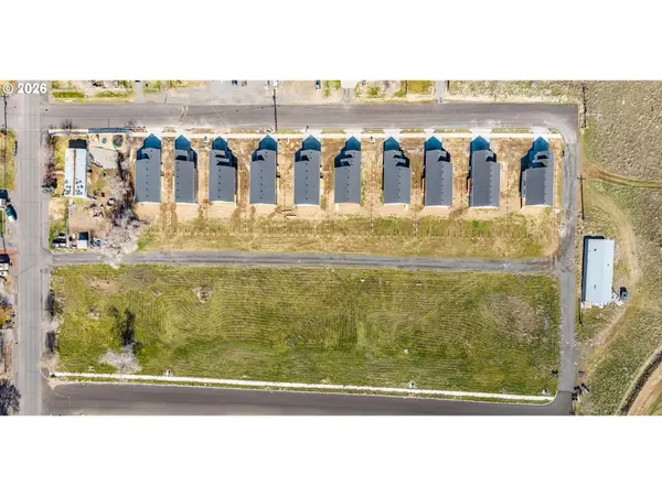 512 SW 6th ST, Metolius, OR 97741