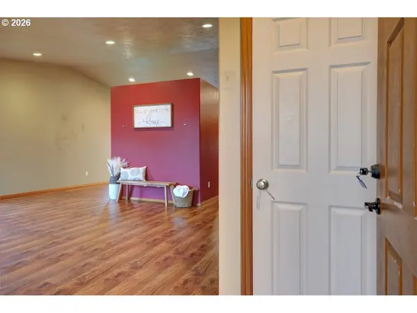 682 NW 9TH ST, Warrenton, OR 97146