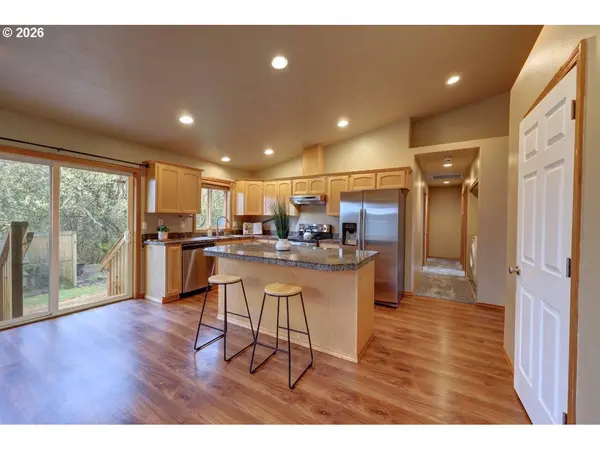 682 NW 9TH ST, Warrenton, OR 97146