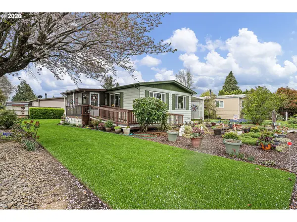 1400 CANDLELIGHT DR #105, Eugene, OR 97402