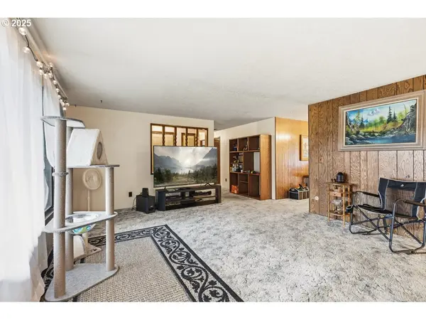 2100 BOYER RD, Riddle, OR 97469