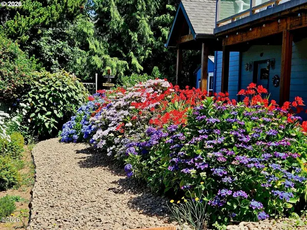 15 SHELL ST, Yachats, OR 97498