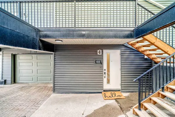26 Glamis GN SW #103, Calgary, AB T3E 6V1